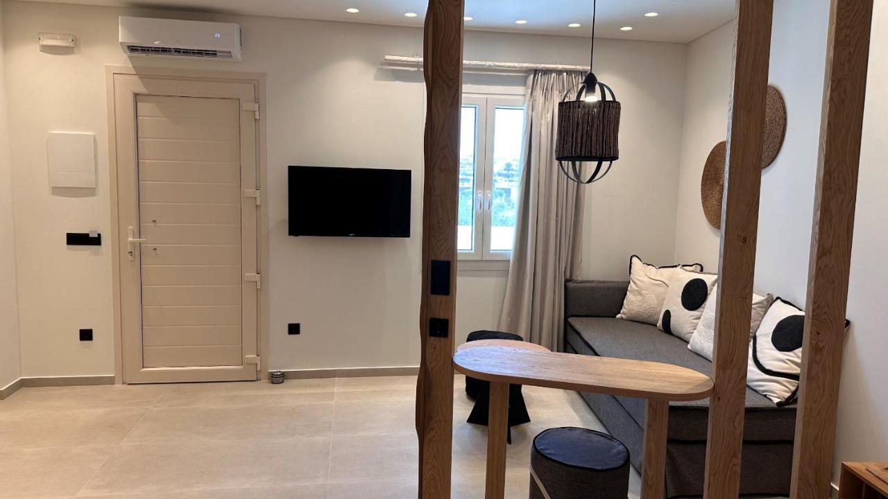 Aristotle Suites Adamantas Exterior photo