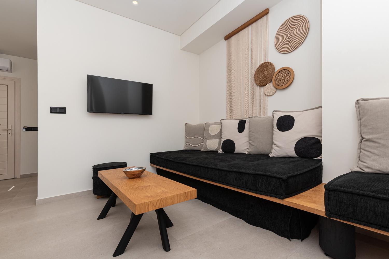 Aristotle Suites Adamantas Exterior photo